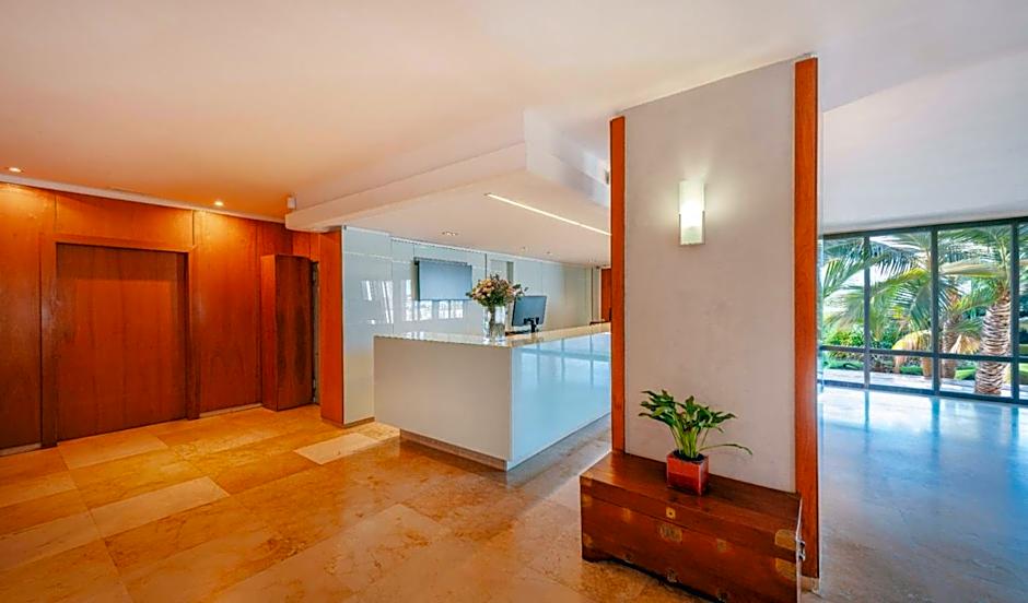Palladium Hotel Cala Llonga - Adults Only