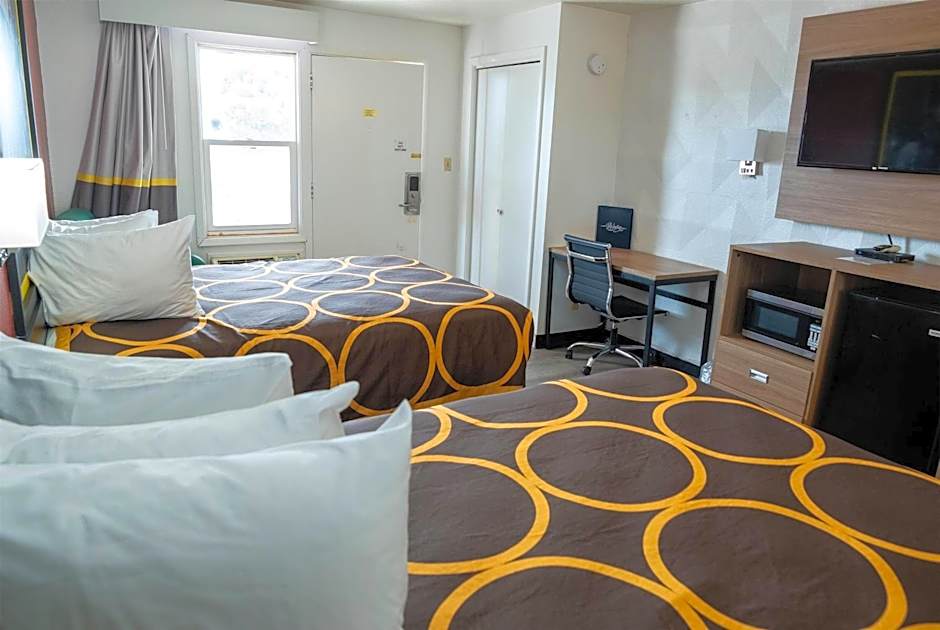 Super 8 by Wyndham Newcastle