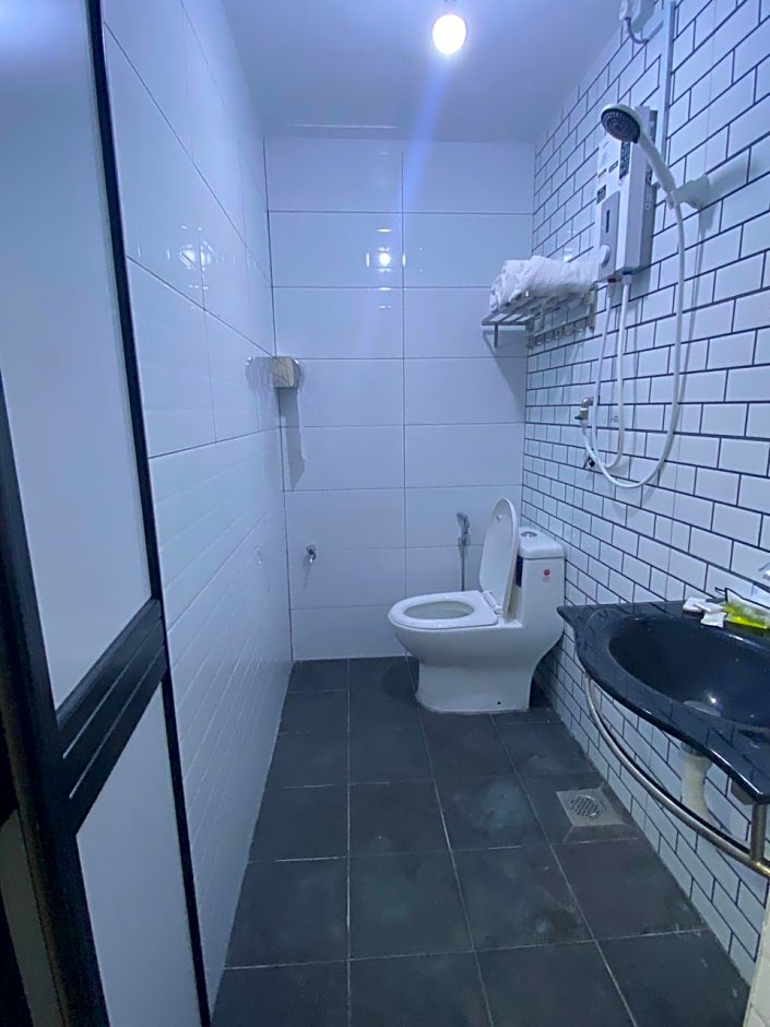 OYO 90857 Hotel Kong Jing