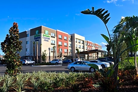 Holiday Inn Express & Suites - Orlando - Lake Nona Area, an IHG Hotel