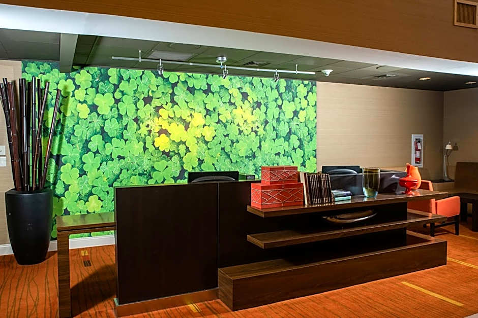 Courtyard by Marriott Erie Ambassador Conference Center