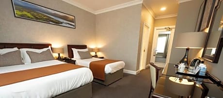  Deluxe Double and Single Bed Room