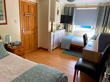 Twin Room with Ensuite and Private Entrance