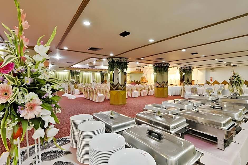 Charoen Hotel
