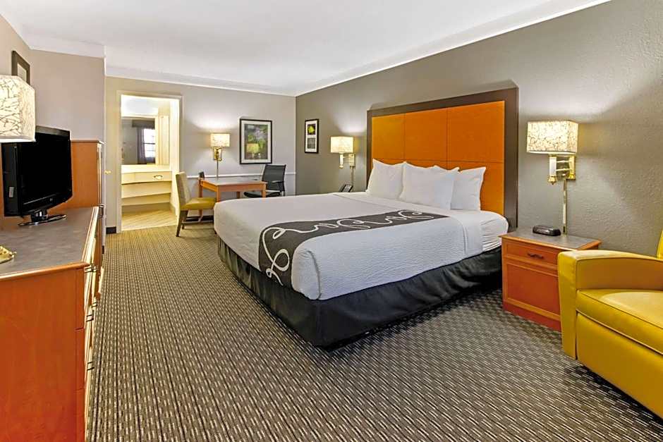 Photo 1 of 29 of La Quinta Inn & Suites by Wyndham Santa Fe