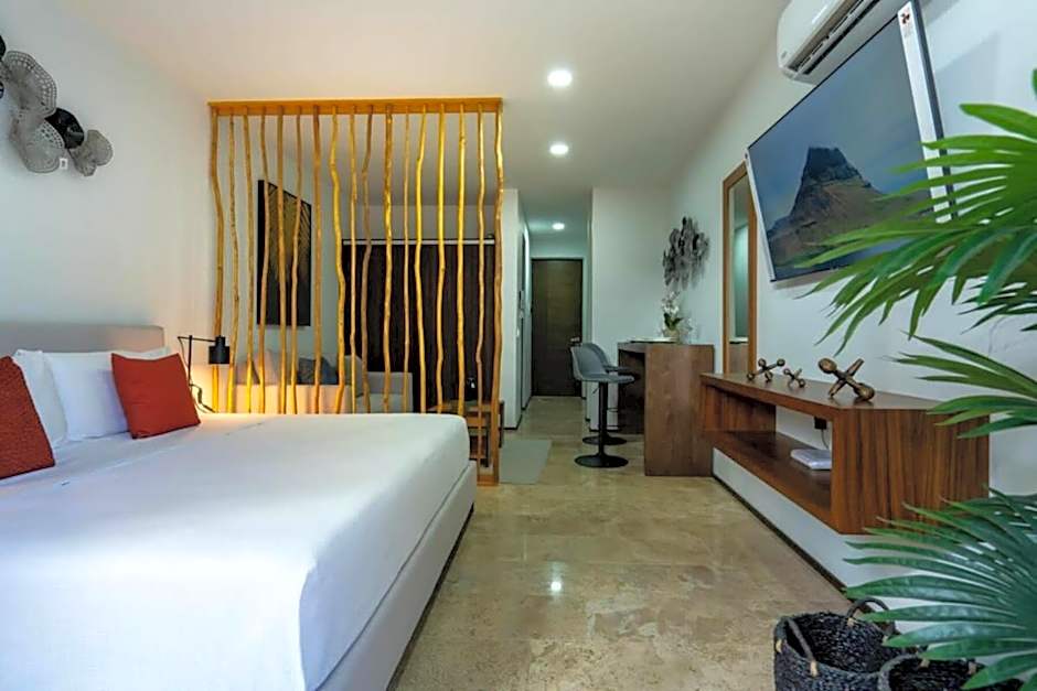 Cozy Studio Pool and Roof Lounge Beach 5 Blocks