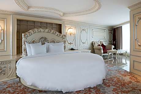 Diamond Superior Suite