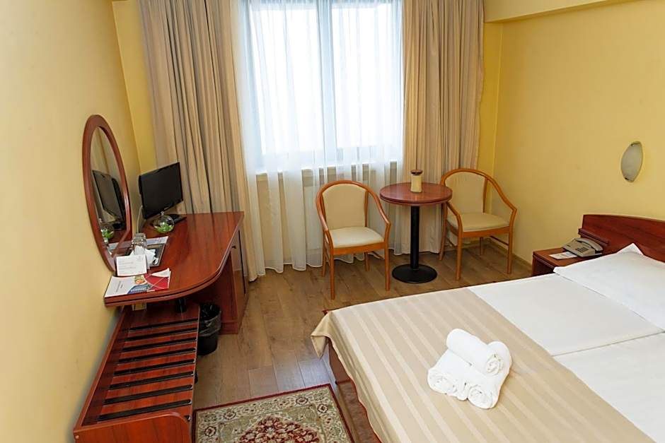 Hotel Fenyõ Conference & Spa