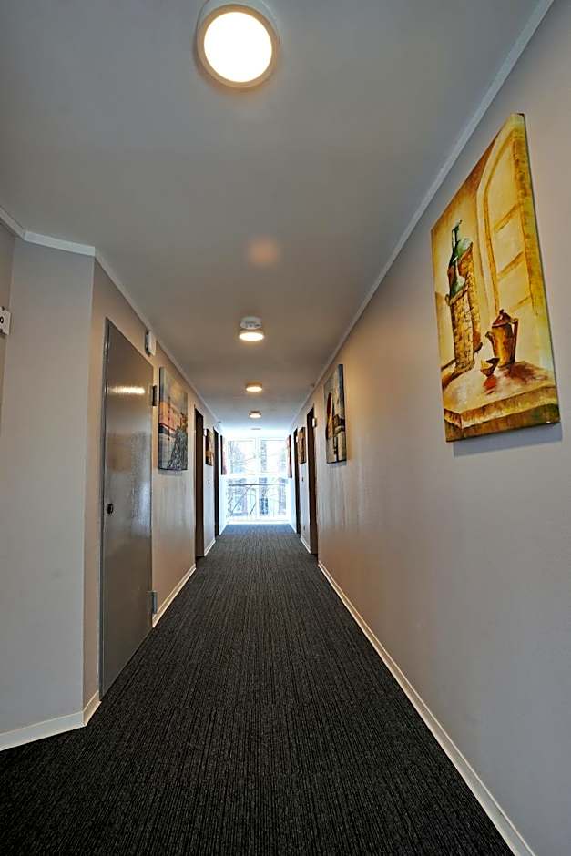 Hotel B99