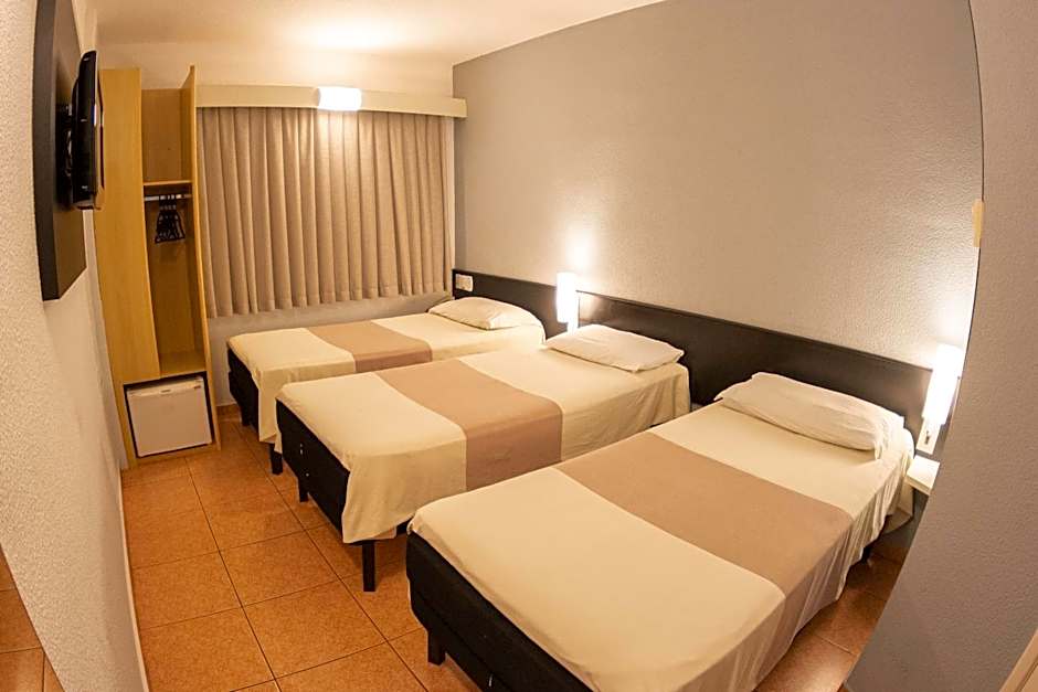 Ibis Taubate