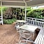 Jacaranda Country Motel