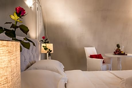 HONEYMOON WITH INDOOR HEATED JACUZZI