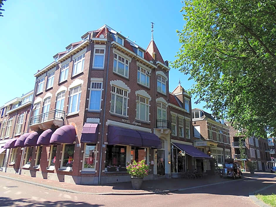 Augusta Hotel