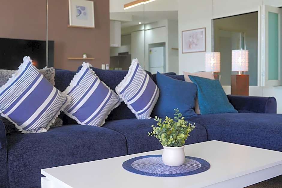 Silvershore Apartments on the Broadwater