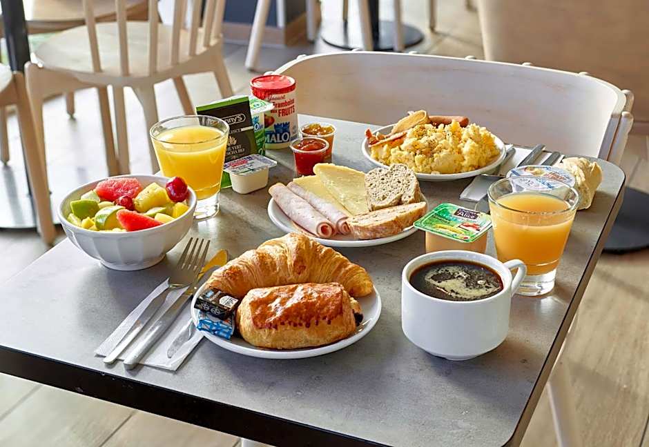 B&B HOTEL Massy Gare TGV