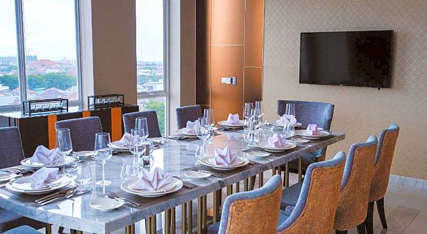 Oakwood Hotel & Residence Surabaya