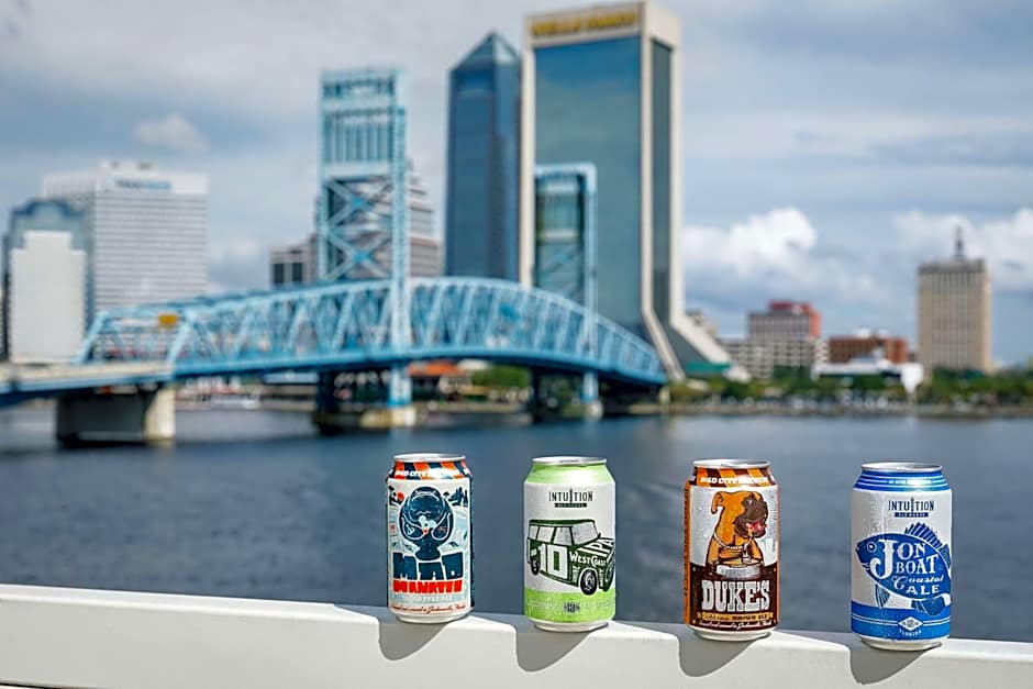 DoubleTree by Hilton Jacksonville Riverfront