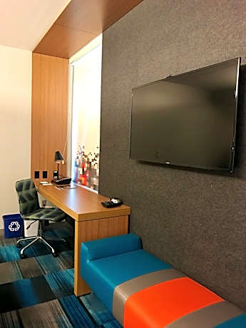 Room, 2 Queen Beds (Mobility/Hearing Access, Roll-in Shwr)