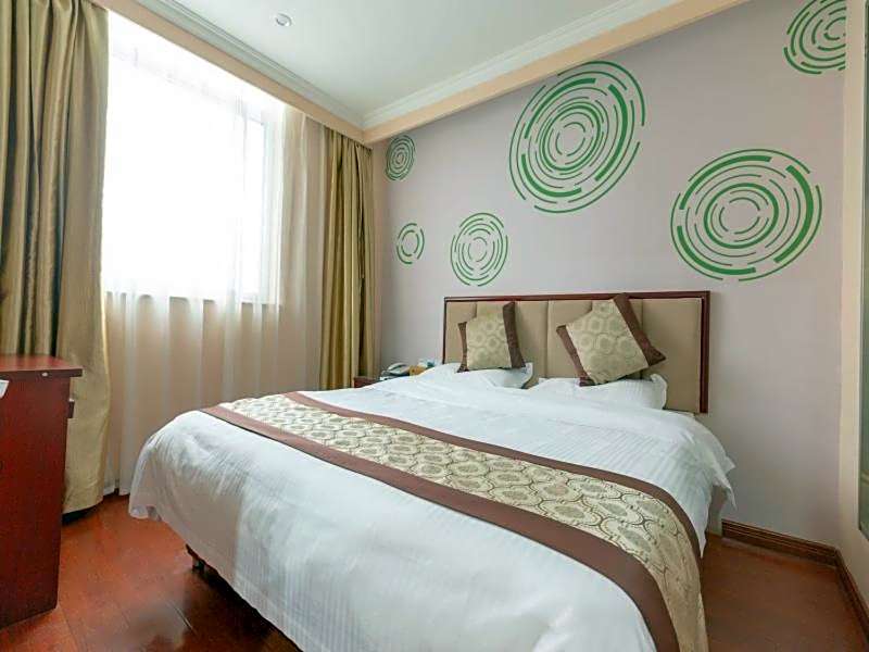GreenTree Inn Jiangsu ZhenJiang Jurong New Bus Station Express Hotel