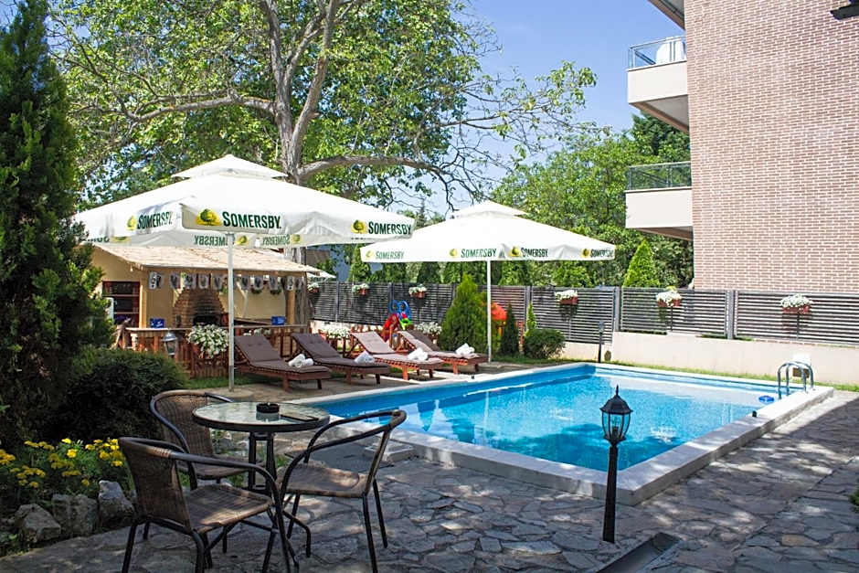 Villa Mystique