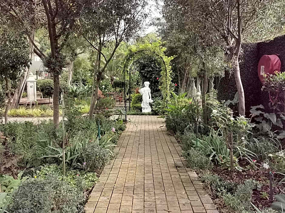 At 98 on Lynburn Guest House