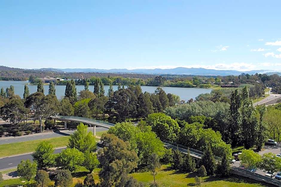 BreakFree Capital Tower Canberra