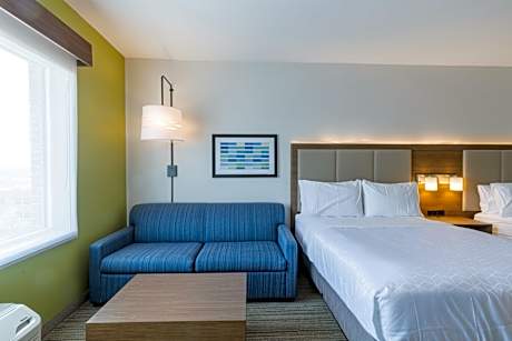 2 Queen Suite Sofa Bed Mobil Access Tub