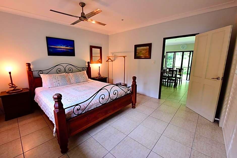 Thornton Beach Bungalows Daintree
