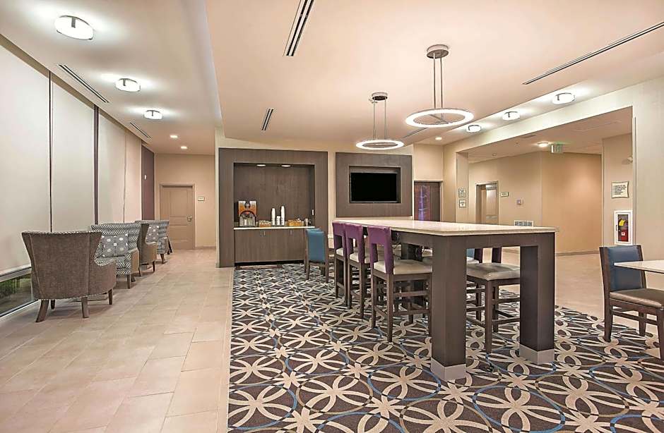 La Quinta Inn & Suites by Wyndham Chattanooga - Lookout Mtn