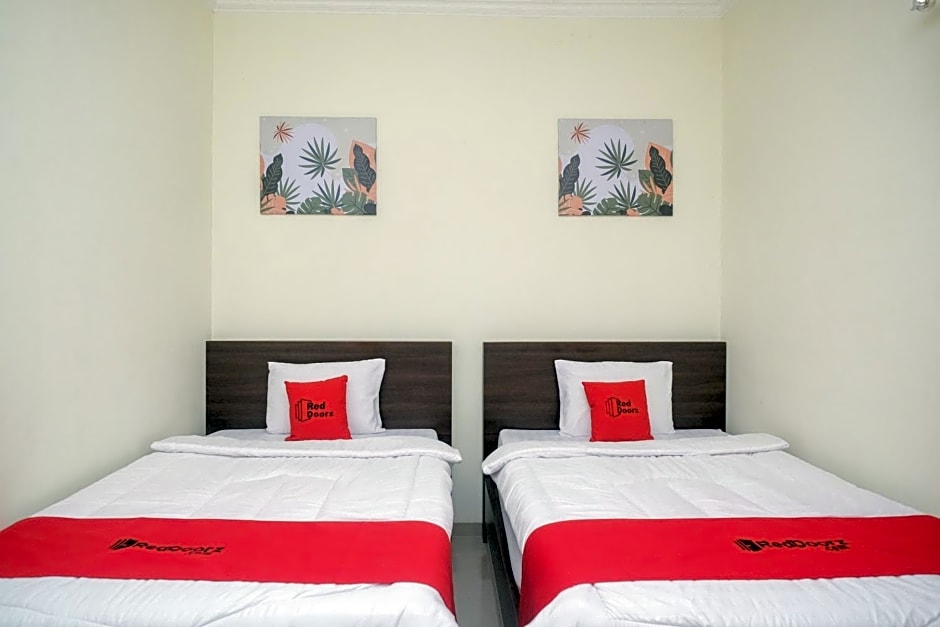 RedDoorz near Kawasan Bandara Ahmad Yani Semarang 2