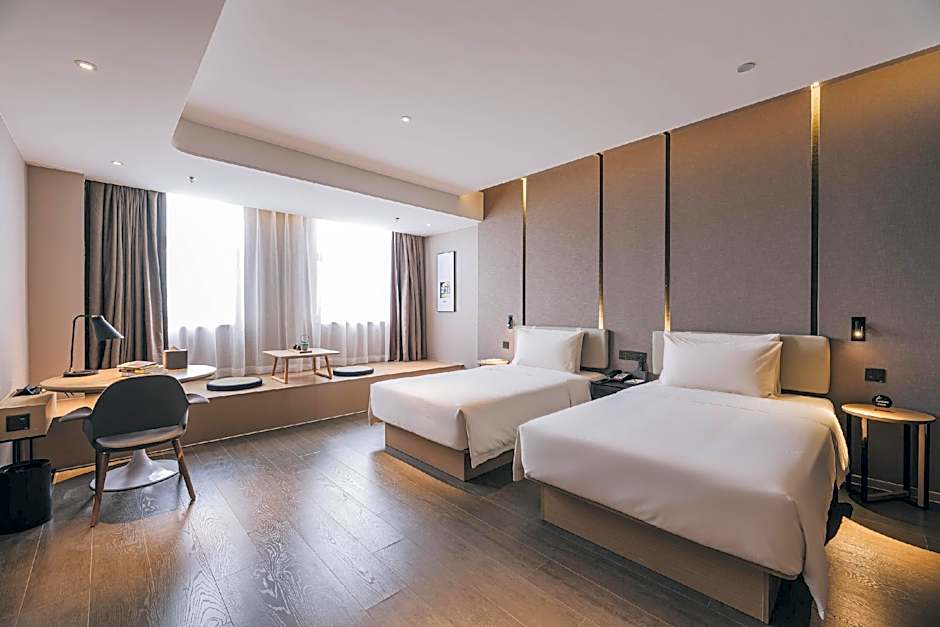 Atour Hotel (Jiangyin Binjiang Middle Road Sports Center)                                  