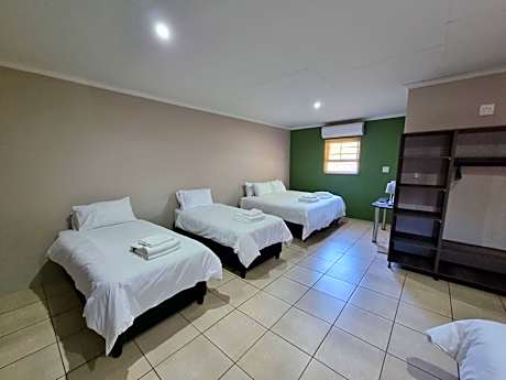 Deluxe Family Suite
