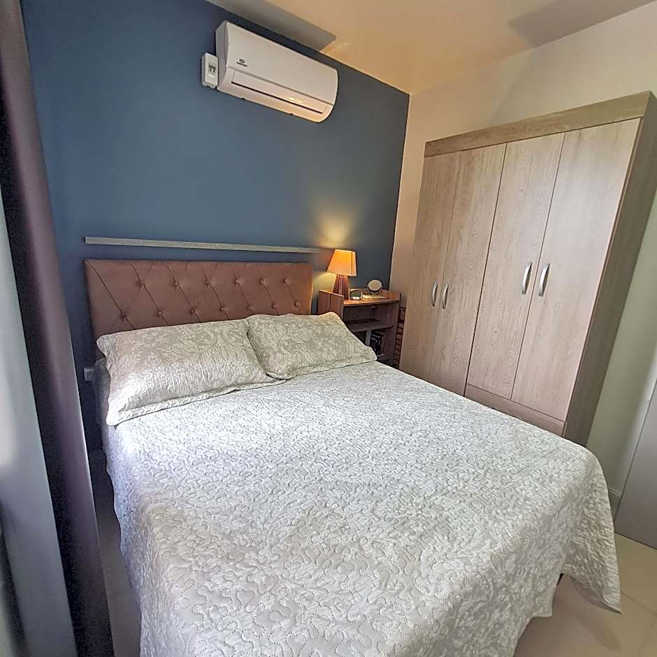 Apto 02 quartos | Ar condicionado | 500mts do mar