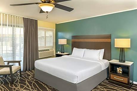 Classic King Bed