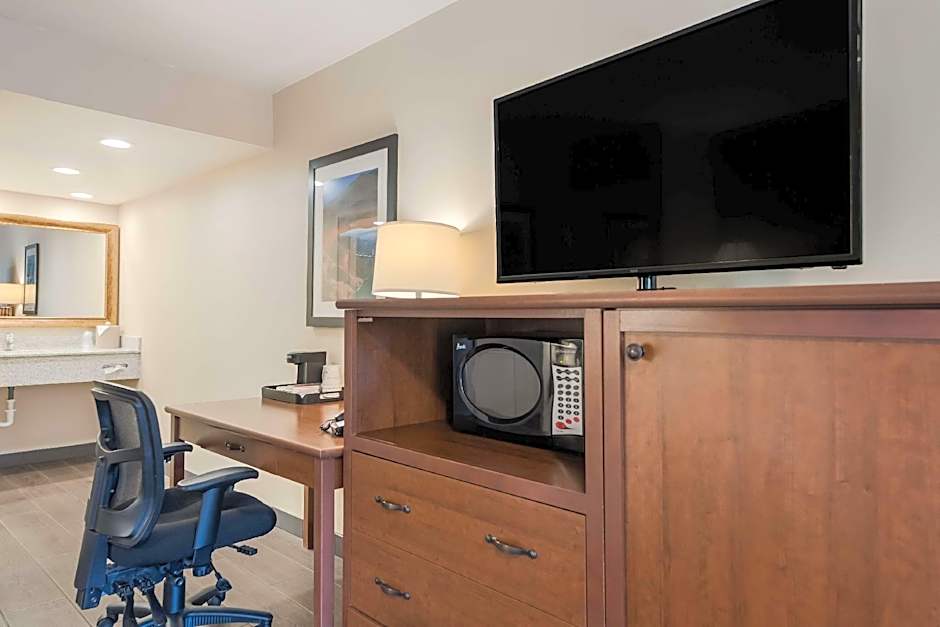 Best Western Town And Country Inn