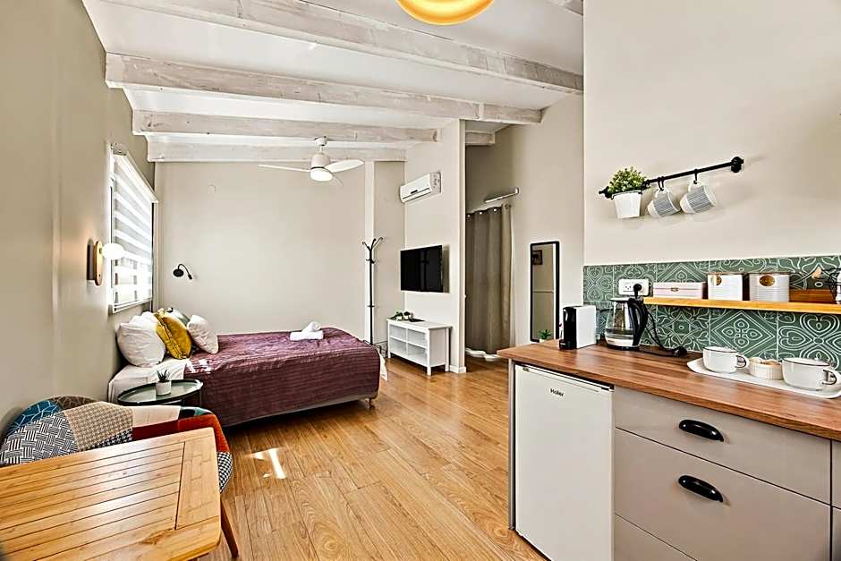 Tslil Suite