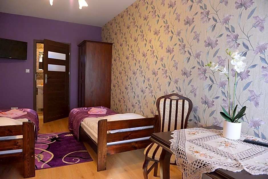 Hotelik Pod Lwami