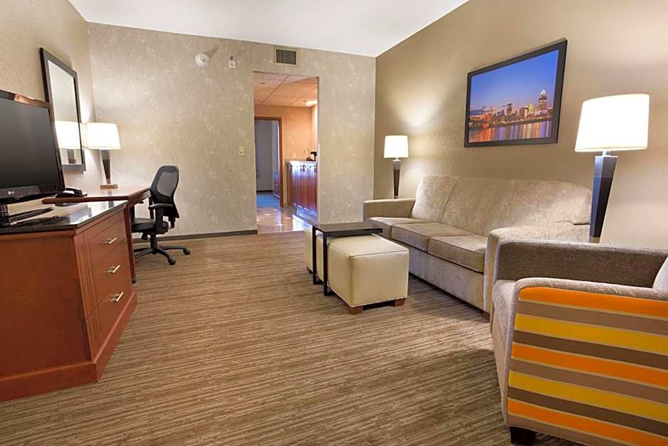 Drury Inn & Suites Cincinnati North