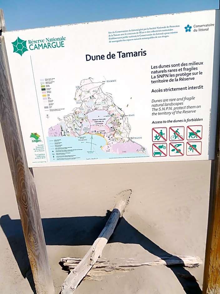 Chambre les flamants, climatisation, avec vue imprenable sur les étangs, petit déjeuner offert