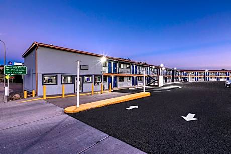Copper Manor Motel