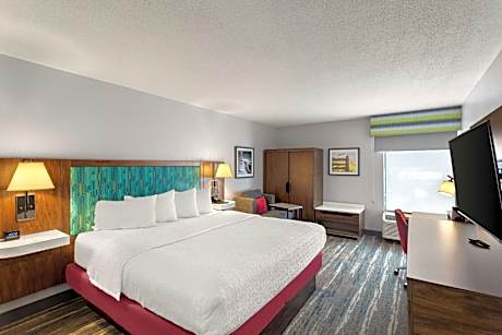 1 King Bed Nonsmoking