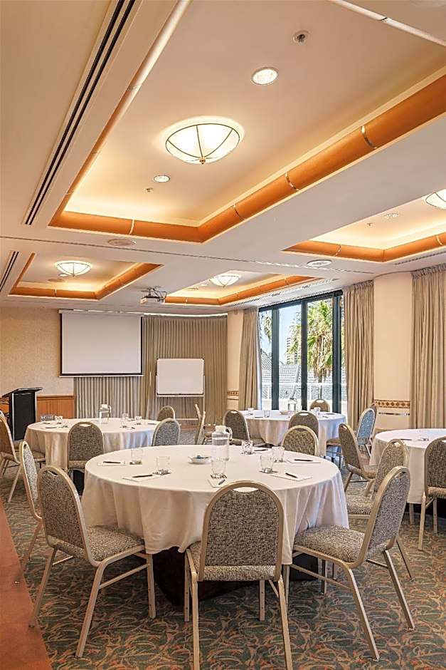 Oaks Gold Coast Hotel