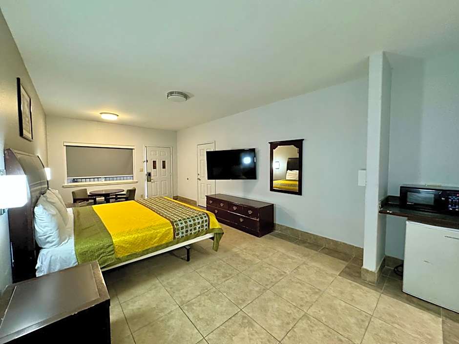 Texas Inn and Suites City Center at University Dr.