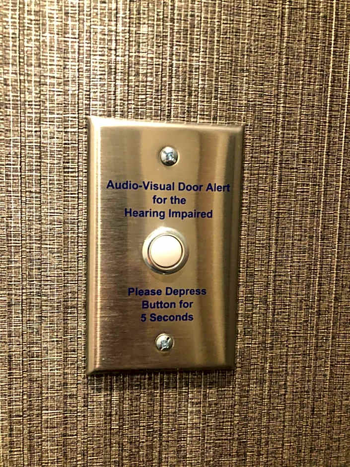 Holiday Inn Express & Suites Madison By IHG