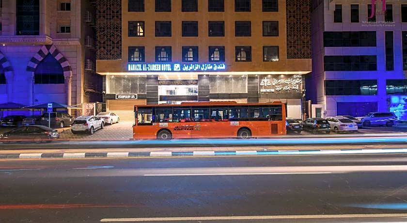 Manazel Al Zaireen Hotel