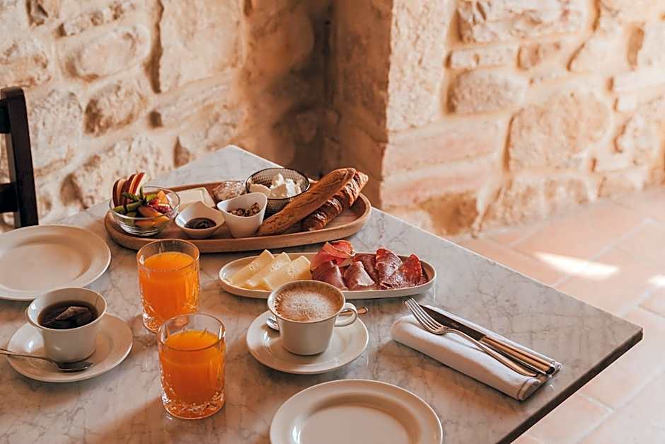 Aethos Hotel Saragano