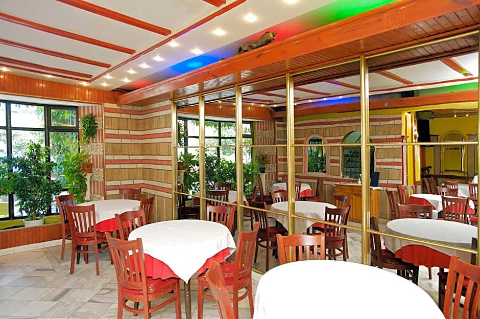 Family Hotel Flora
