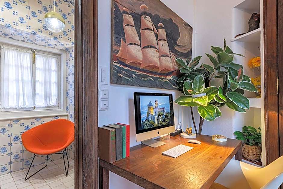 Sintra WOW - Unique double Smart Room in 17th century Palace! Hot tub, Snooker, BBQ, PS5, Sauna, Gym