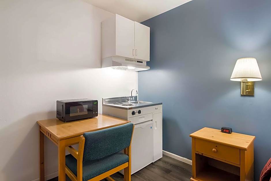 Rodeway Inn & Suites Sidney Historic Downtown I-80