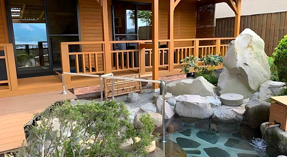 Yufuin Sanso Waremokou Hotel